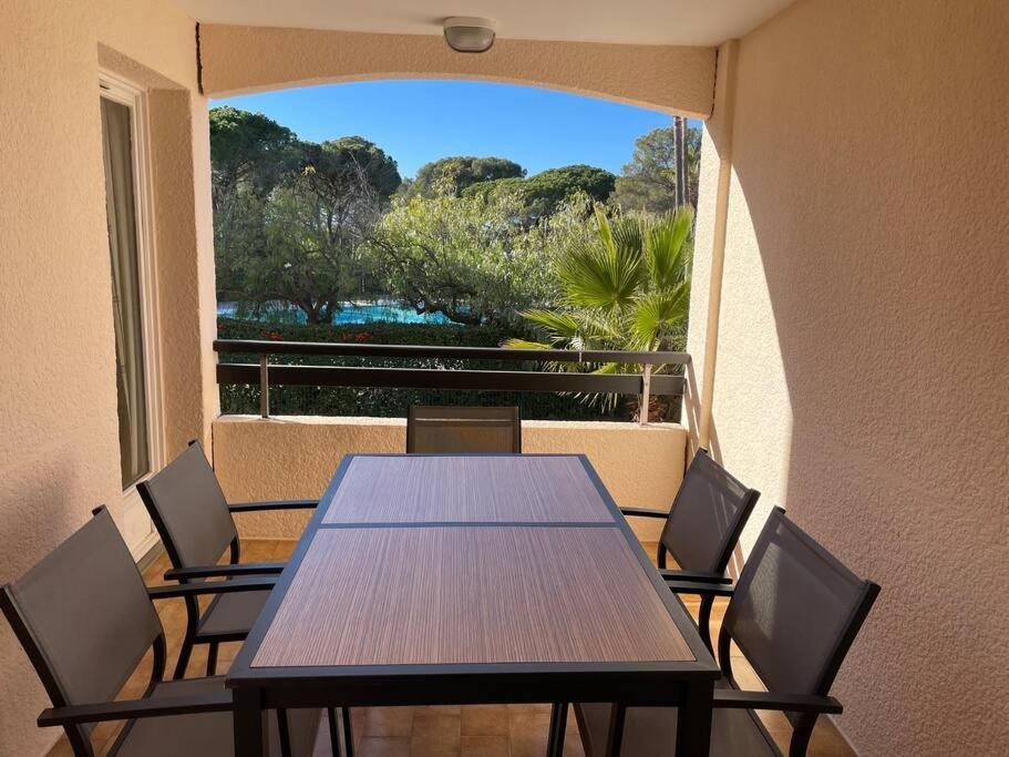 Bel Appartement Vue Sur Piscine 1 Chambre Fermee Et 1 Espace Cabine Сен-Рафаэль Экстерьер фото